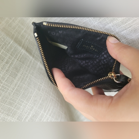 Kate Spade Highland Place Bee Leather Wristlet - Picture 9 of 9